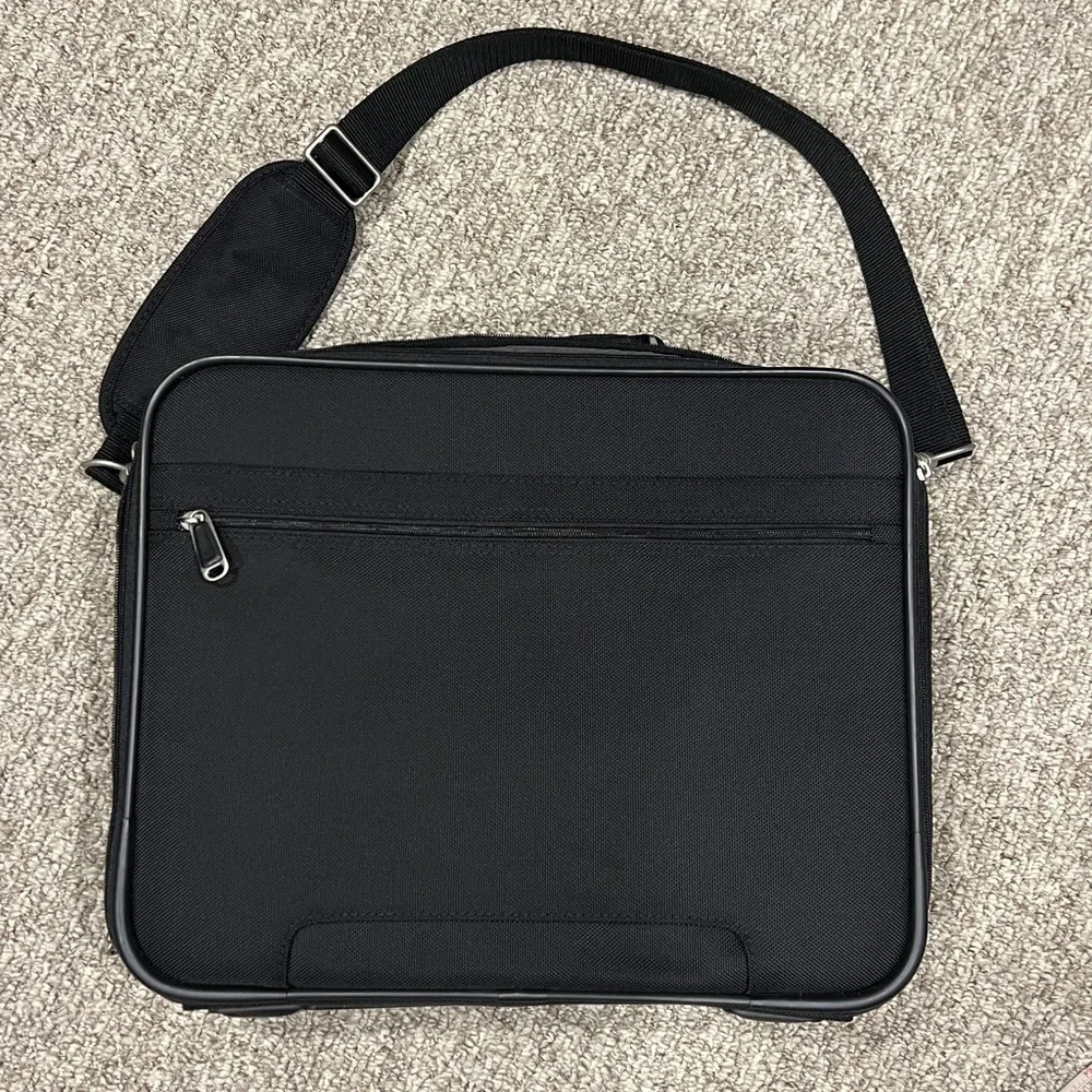 Samsonite Black Laptop Shoulder Messenger Bag